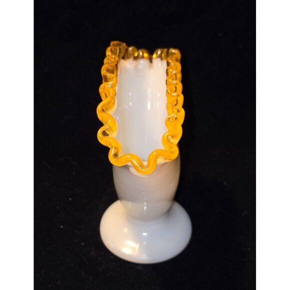 1950s Fenton Milk Glass Fan Vase with Amber ruffle trim - Picture 3 of 6